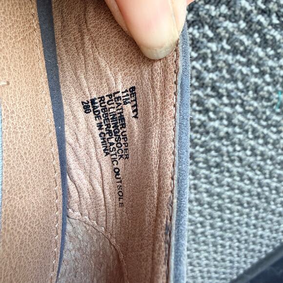 Steve Madden Women's "Betty" Gray Suede Chunky Heels Platform Pumps Size 11 - Picture 8 of 10